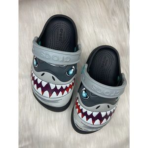 Crocs Shark lights up children size 9c